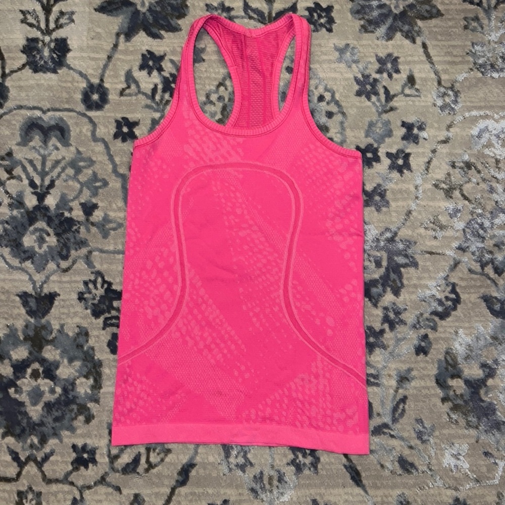 Lululemon athletica swiftly size 4